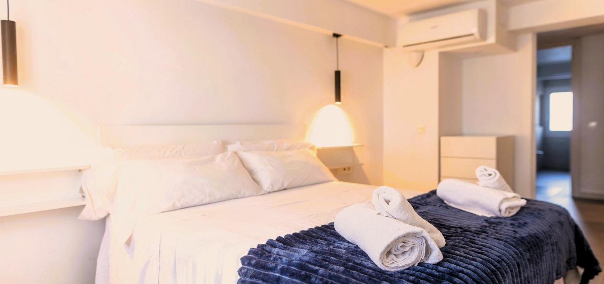 Suitur Beachfront Apartment Roc De Sant Gaieta Roda de Bará Exteriör bild