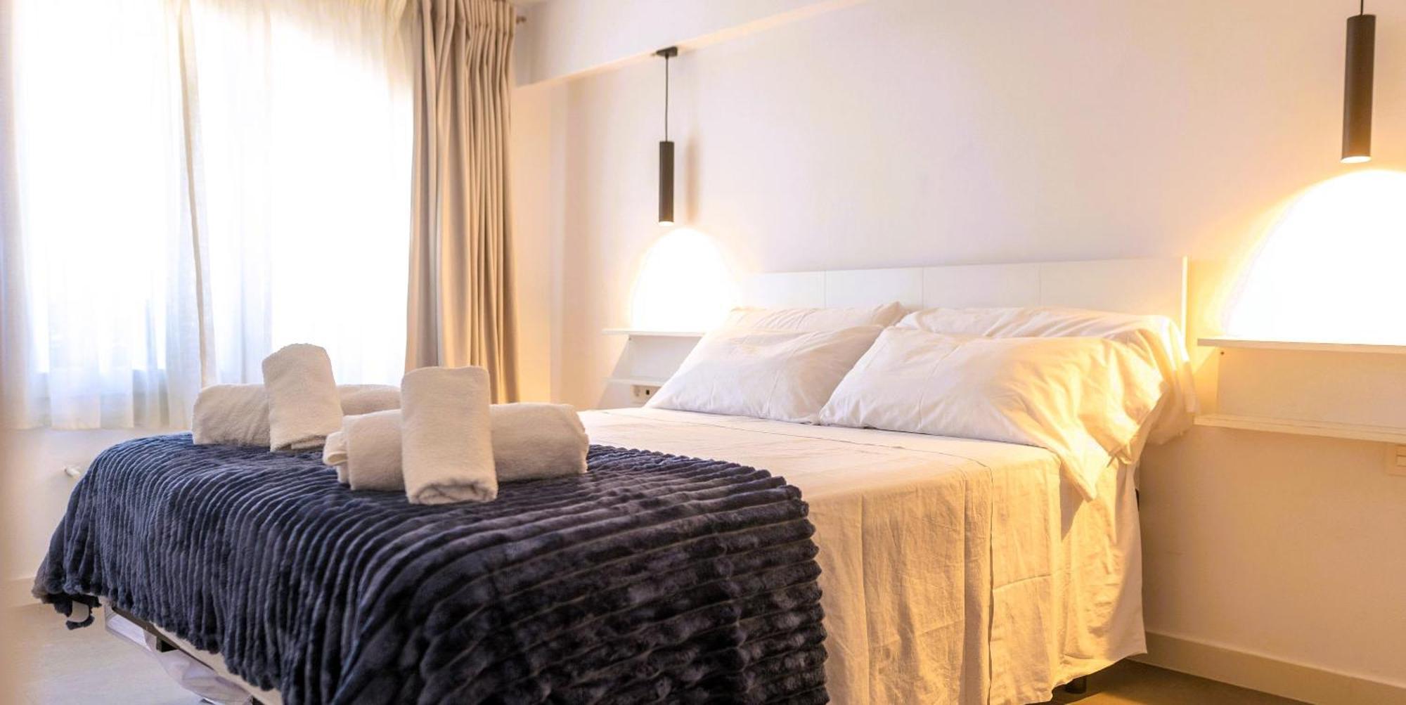 Suitur Beachfront Apartment Roc De Sant Gaieta Roda de Bará Exteriör bild